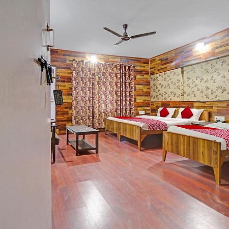 Hotel Ab-I-Hayat Srīnagar Buitenkant foto