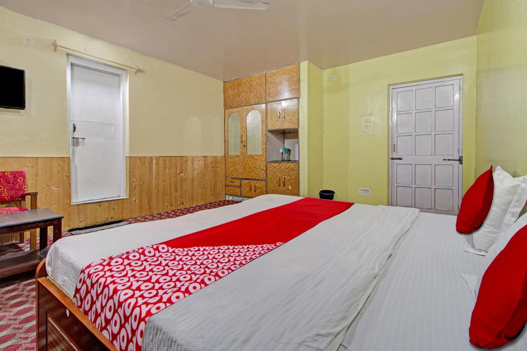 Hotel Ab-I-Hayat Srīnagar Buitenkant foto