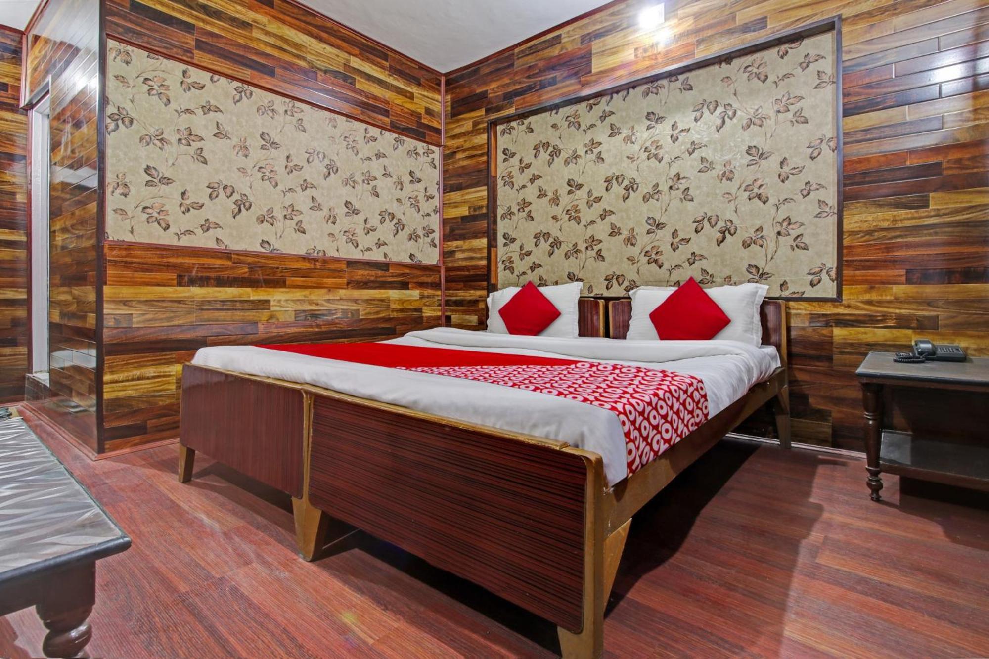 Hotel Ab-I-Hayat Srīnagar Buitenkant foto